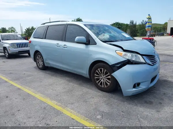 5TDYK3DCXGS717905 2016 TOYOTA SIENNA - Image 1