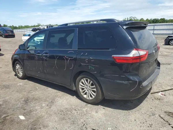 5TDYK3DCXGS718035 2016 TOYOTA SIENNA - Image 2