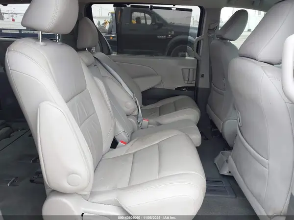 5TDYK3DCXGS718276 2016 TOYOTA SIENNA - Image 8