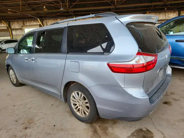 5TDYK3DCXGS721968 2016 TOYOTA SIENNA - Image 2