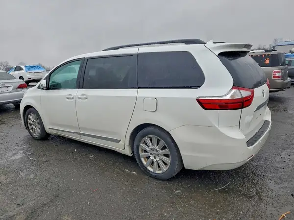 5TDYK3DCXGS729987 2016 TOYOTA SIENNA - Image 2