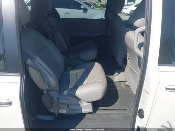 5TDYK3DCXGS733280 2016 TOYOTA SIENNA - Image 8