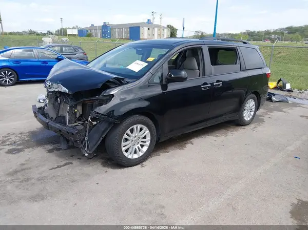 5TDYK3DCXGS734395 2016 TOYOTA SIENNA - Image 2