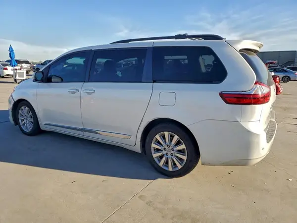 5TDYK3DCXGS734445 2016 TOYOTA SIENNA - Image 2