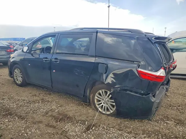 5TDYK3DCXGS742030 2016 TOYOTA SIENNA - Image 2