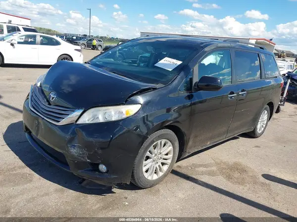 5TDYK3DCXGS744778 2016 TOYOTA SIENNA - Image 2