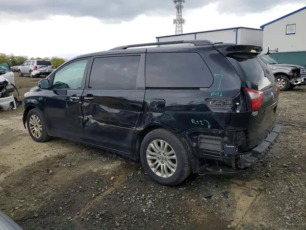 5TDYK3DCXGS744909 2016 TOYOTA SIENNA - Image 2