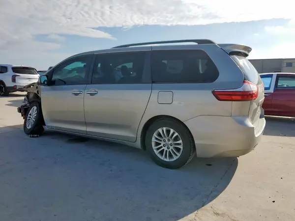 5TDYK3DCXGS748314 2016 TOYOTA SIENNA - Image 2