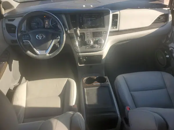 5TDYK3DCXGS748698 2016 TOYOTA SIENNA - Image 8