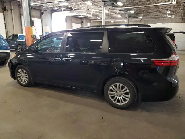 5TDYK3DCXGS751715 2016 TOYOTA SIENNA - Image 2