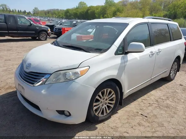 5TDYK3DCXGS752380 2016 TOYOTA SIENNA - Image 2