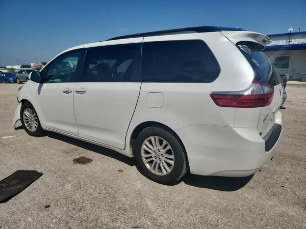 5TDYK3DCXGS756509 2016 TOYOTA SIENNA - Image 2