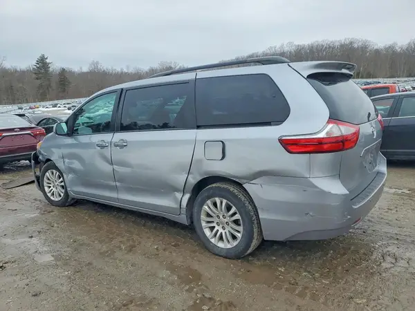 5TDYK3DCXGS765744 2016 TOYOTA SIENNA - Image 2