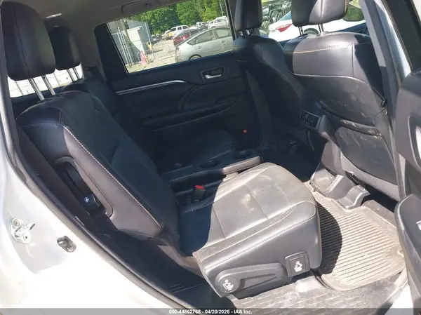 5TDYKRFH1GS157056 2016 TOYOTA HIGHLANDER - Image 8
