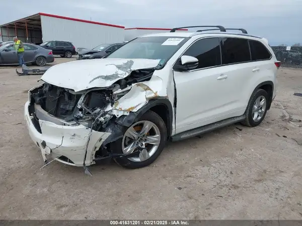 5TDYKRFH1GS170941 2016 TOYOTA HIGHLANDER - Image 2