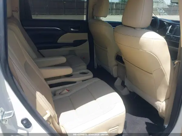 5TDYKRFH2GS138399 2016 TOYOTA HIGHLANDER - Image 8