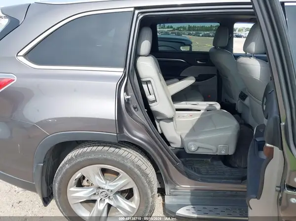 5TDYKRFH2GS140685 2016 TOYOTA HIGHLANDER - Image 8