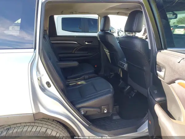 5TDYKRFH2GS165229 2016 TOYOTA HIGHLANDER - Image 8