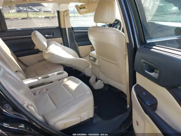 5TDYKRFH2GS178742 2016 TOYOTA HIGHLANDER - Image 8