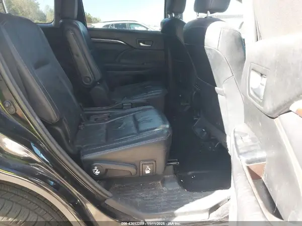 5TDYKRFH3GS133504 2016 TOYOTA HIGHLANDER - Image 8