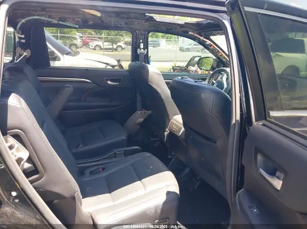 5TDYKRFH4GS153471 2016 TOYOTA HIGHLANDER - Image 8