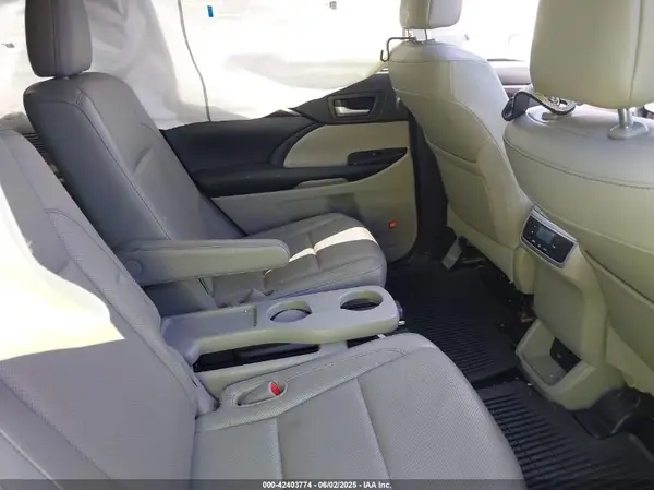 5TDYKRFH4GS153874 2016 TOYOTA HIGHLANDER - Image 8