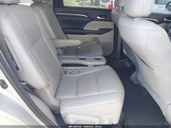 5TDYKRFH4GS158153 2016 TOYOTA HIGHLANDER - Image 8