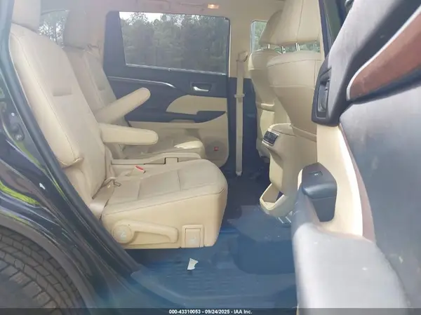 5TDYKRFH5GS152829 2016 TOYOTA HIGHLANDER - Image 8