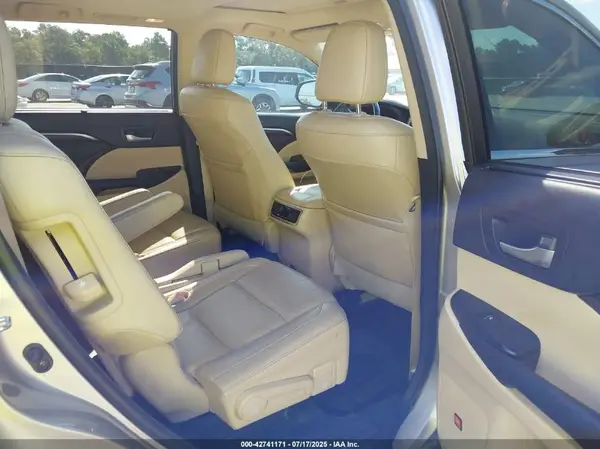 5TDYKRFH5GS161305 2016 TOYOTA HIGHLANDER - Image 8