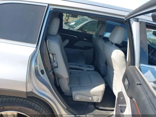 5TDYKRFH5GS173194 2016 TOYOTA HIGHLANDER - Image 8