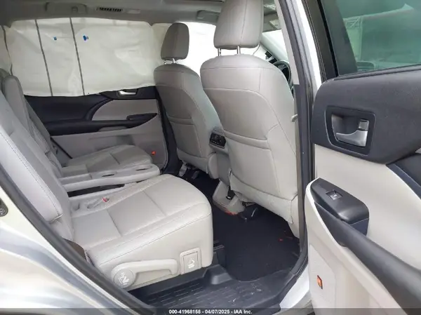 5TDYKRFH6GS122657 2016 TOYOTA HIGHLANDER - Image 8