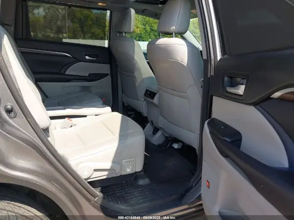 5TDYKRFH6GS177481 2016 TOYOTA HIGHLANDER - Image 8