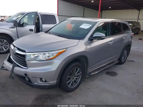 5TDYKRFH7GS138723 2016 TOYOTA HIGHLANDER - Image 2