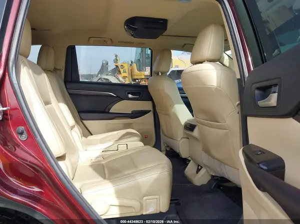 5TDYKRFHXGS185499 2016 TOYOTA HIGHLANDER - Image 8