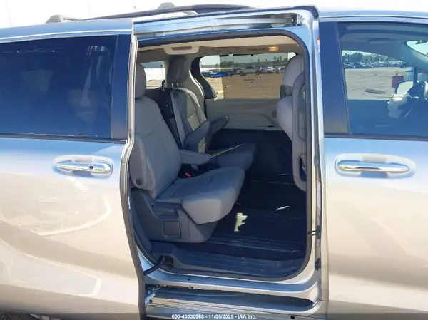 5TDYRKEC0MS024065 2021 TOYOTA SIENNA - Image 8