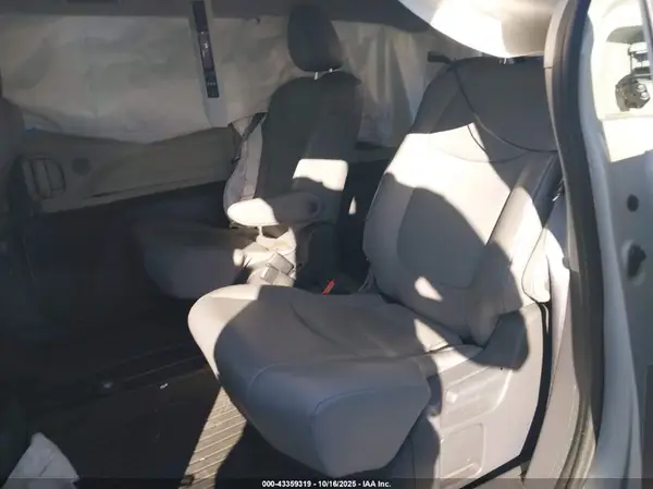 5TDYRKEC0MS027340 2021 TOYOTA SIENNA - Image 8