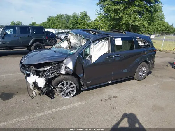 5TDYRKEC0MS028648 2021 TOYOTA SIENNA - Image 2