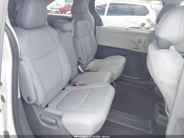 5TDYRKEC0MS031047 2021 TOYOTA SIENNA - Image 8