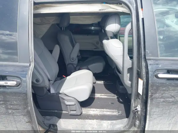5TDYRKEC0MS054201 2021 TOYOTA SIENNA - Image 8