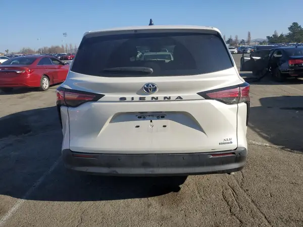 2021 TOYOTA SIENNA auction photo 6