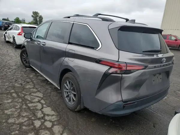 5TDYRKEC0MS058720 2021 TOYOTA SIENNA - Image 2