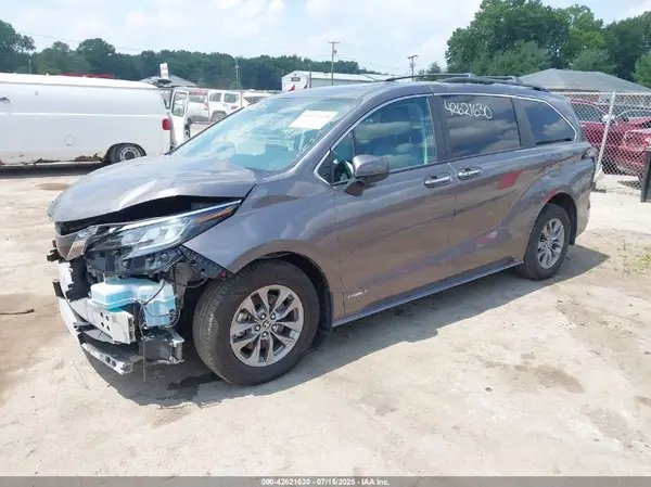 5TDYRKEC0MS067420 2021 TOYOTA SIENNA - Image 2