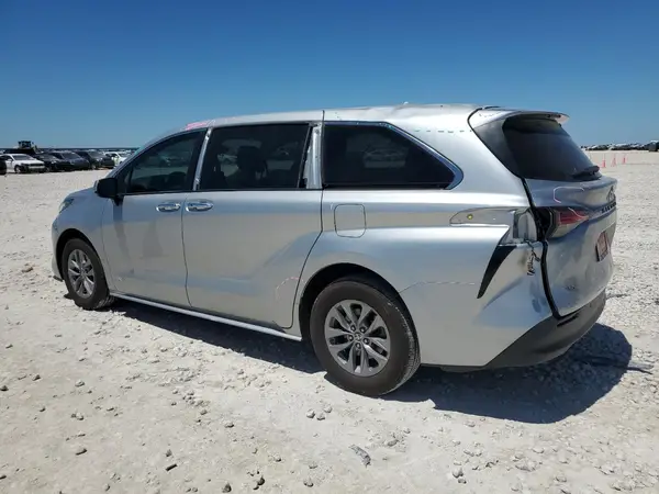 5TDYRKEC0MS068583 2021 TOYOTA SIENNA - Image 2