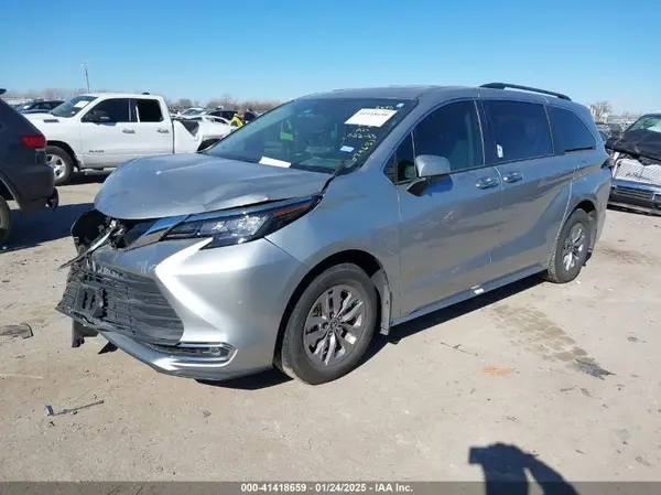 5TDYRKEC0NS079651 2022 TOYOTA SIENNA - Image 2