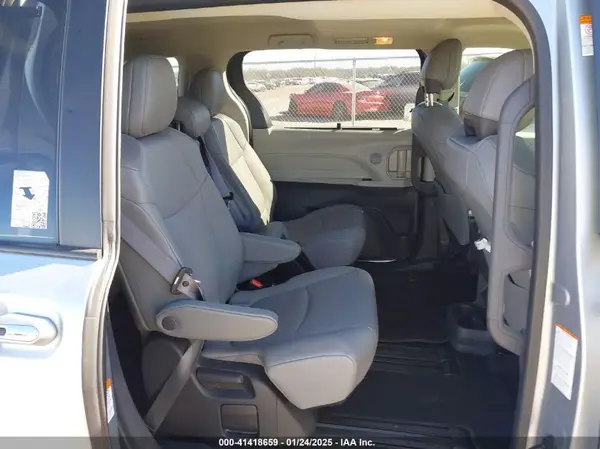 5TDYRKEC0NS079651 2022 TOYOTA SIENNA - Image 8