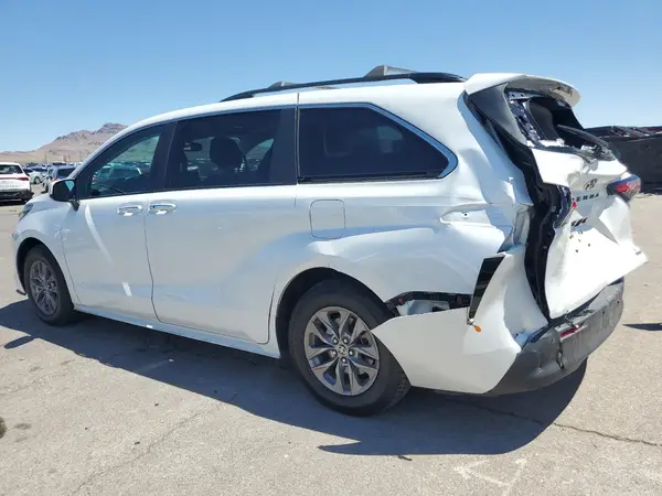 5TDYRKEC0NS086065 2022 TOYOTA SIENNA - Image 2