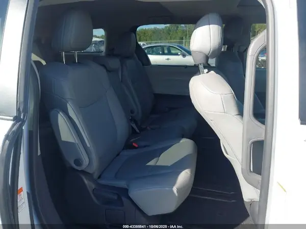 5TDYRKEC0NS087877 2022 TOYOTA SIENNA - Image 8