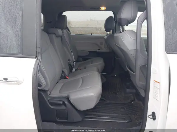 5TDYRKEC0NS091914 2022 TOYOTA SIENNA - Image 8