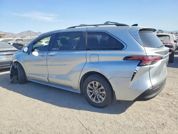 5TDYRKEC0NS094392 2022 TOYOTA SIENNA - Image 2