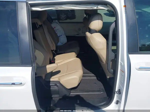 5TDYRKEC0NS106234 2022 TOYOTA SIENNA - Image 8